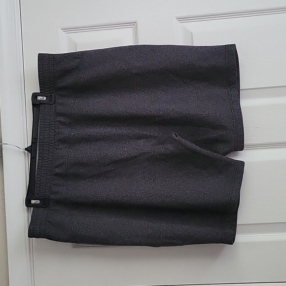 Old Navy Active 4 Way Stretch Men's Shorts - Picture 4 of 10